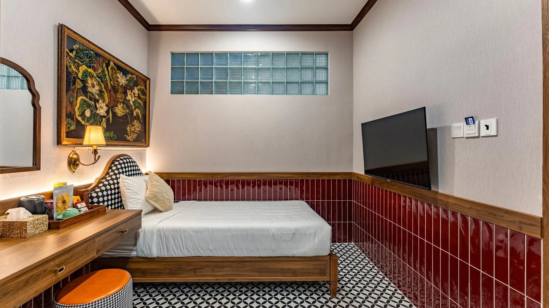 White Lotus - Heritage Hotel Ho Chi Minh City 0*,  Vietnam